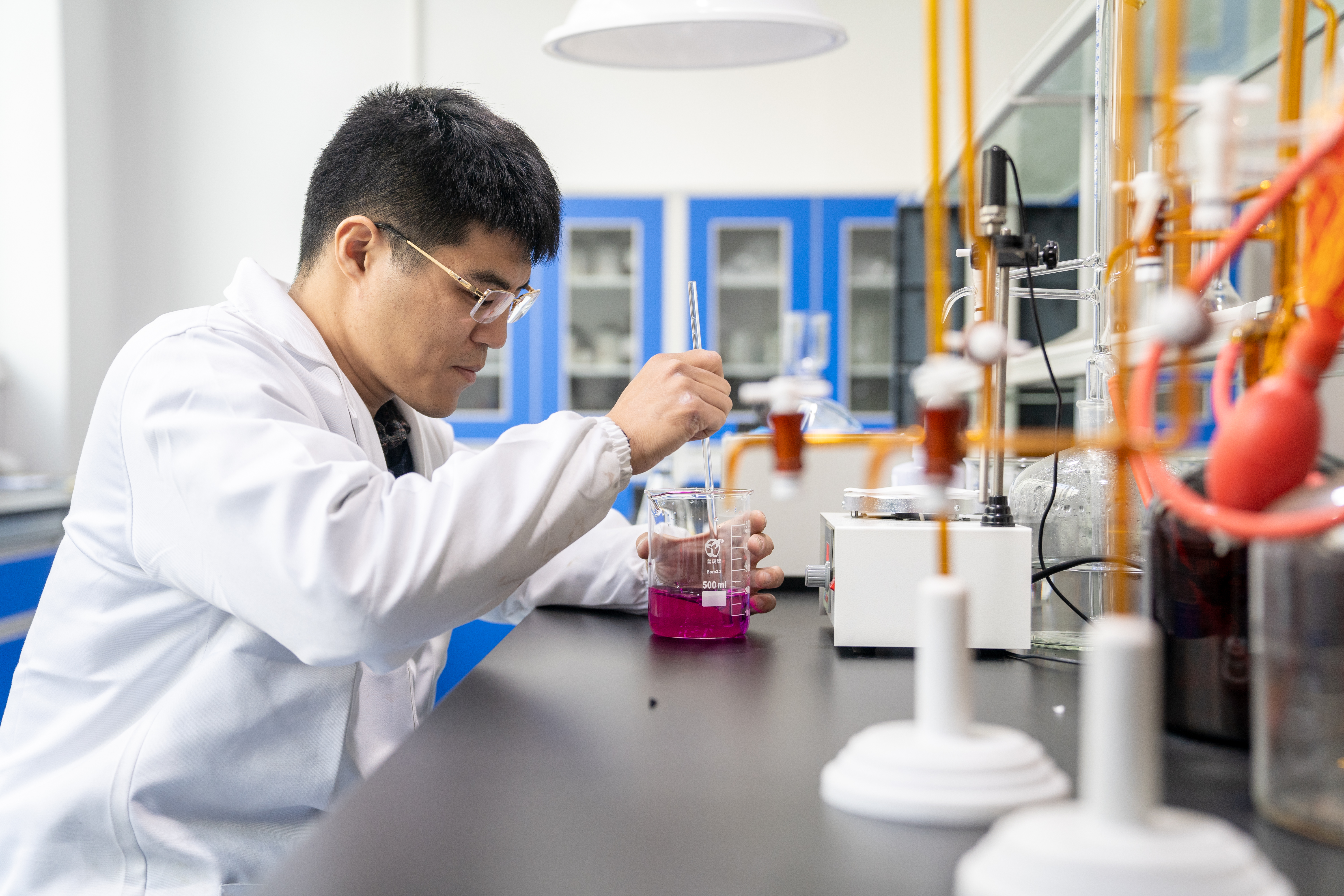 the laboratory of glass powder